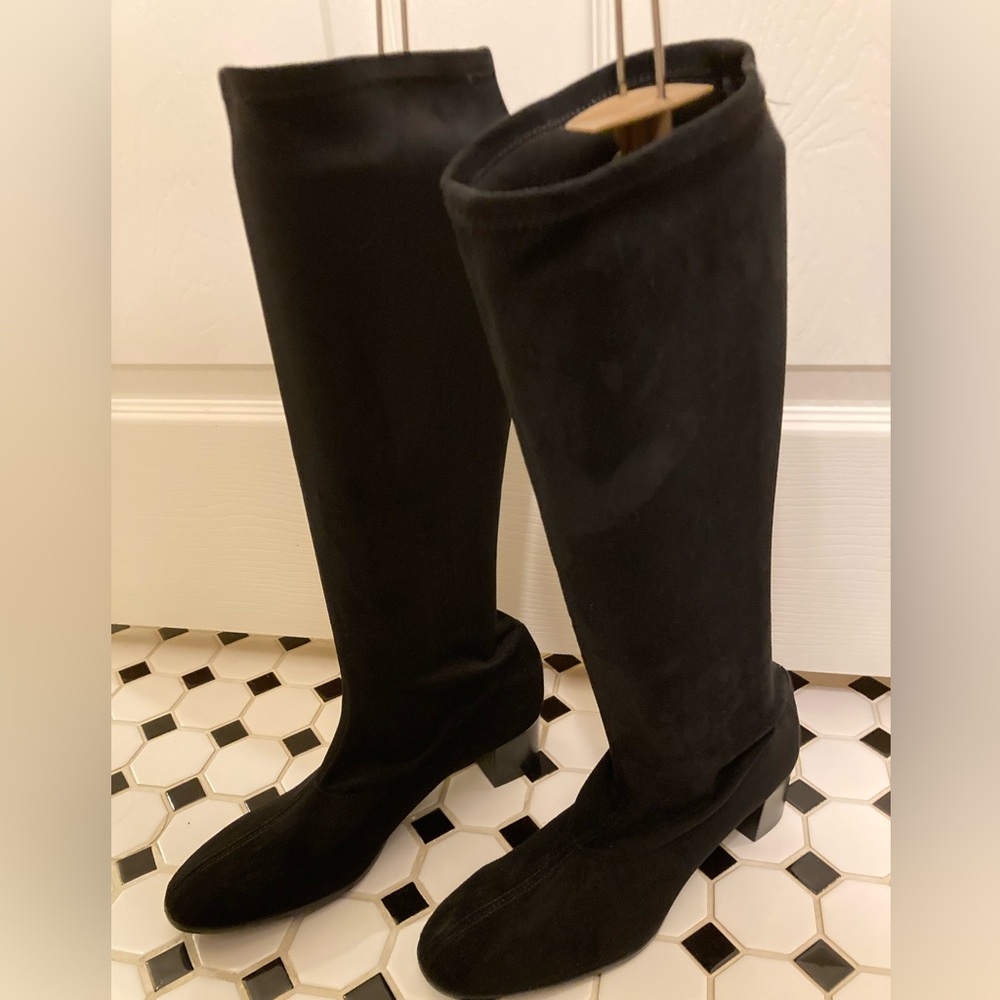 Munro NWOT Black Suede Knee-High Boots 8 1/2 SS Pull on boot.
